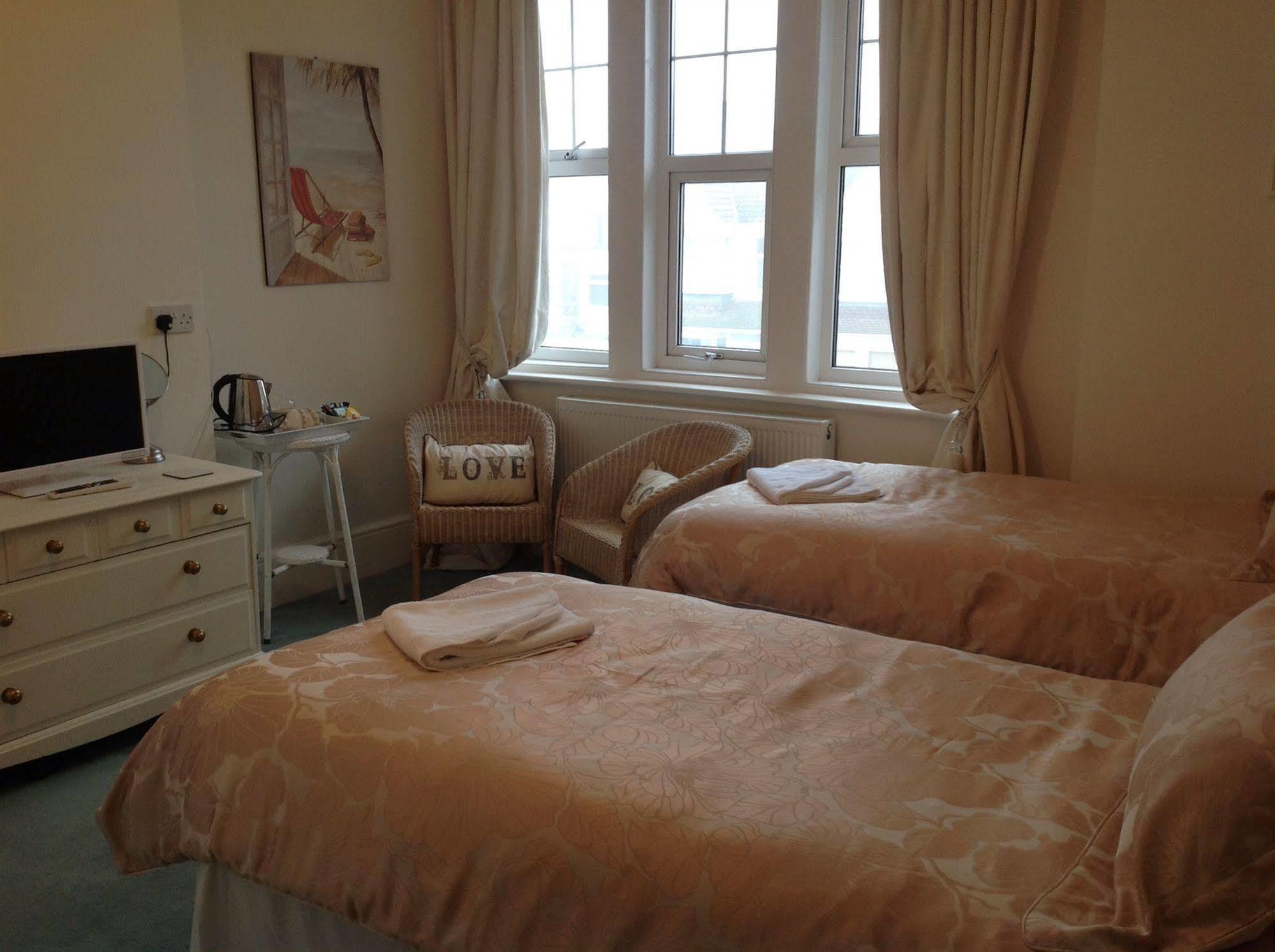 Bassets House Panzió Eastbourne Kültér fotó